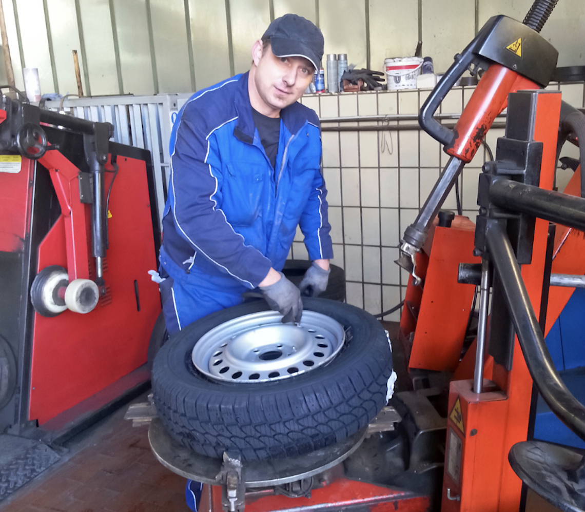 Tire Mechanic